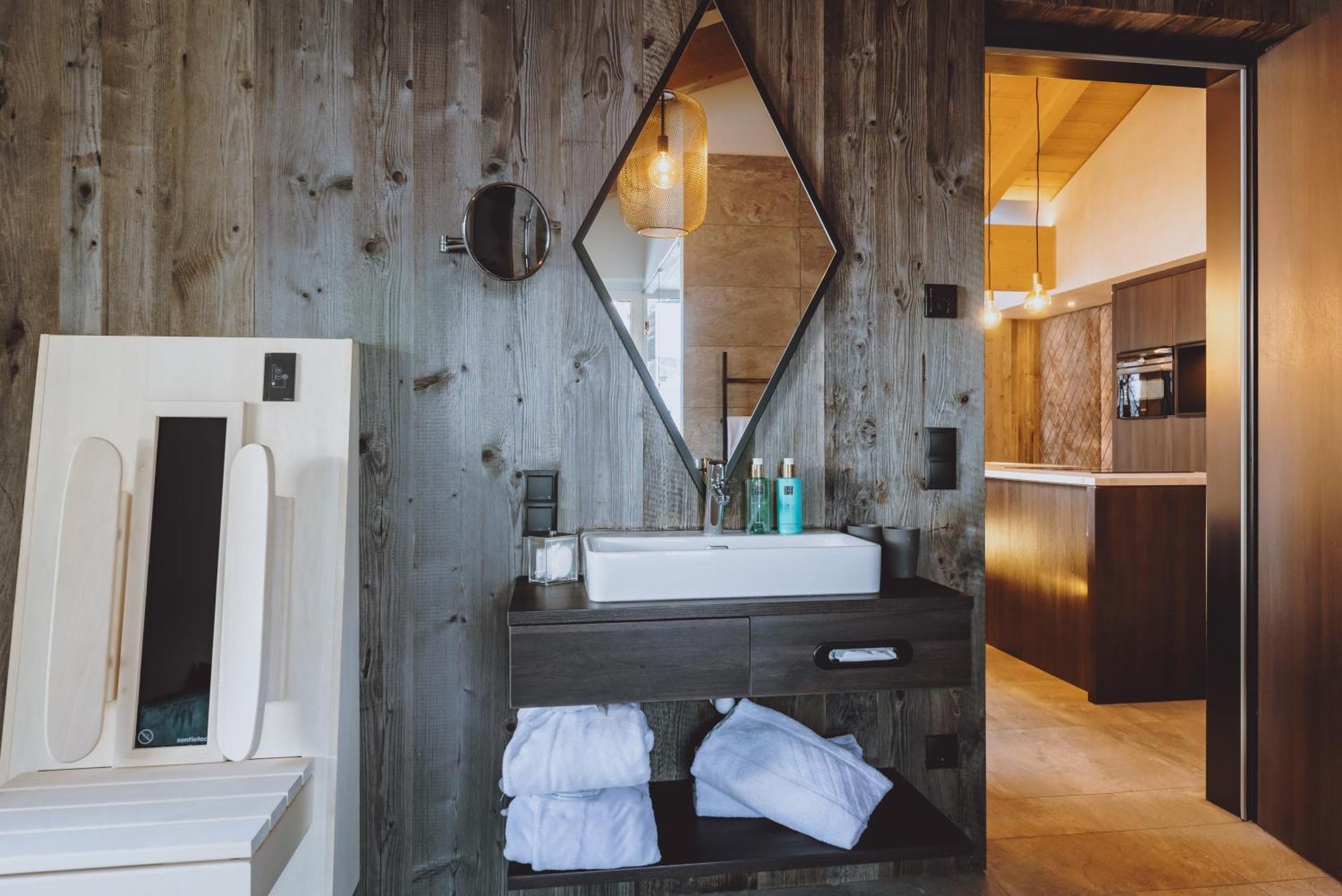 Glemm By Avenida Superior Hotel & Residences Saalbach-Hinterglemm Exterior photo