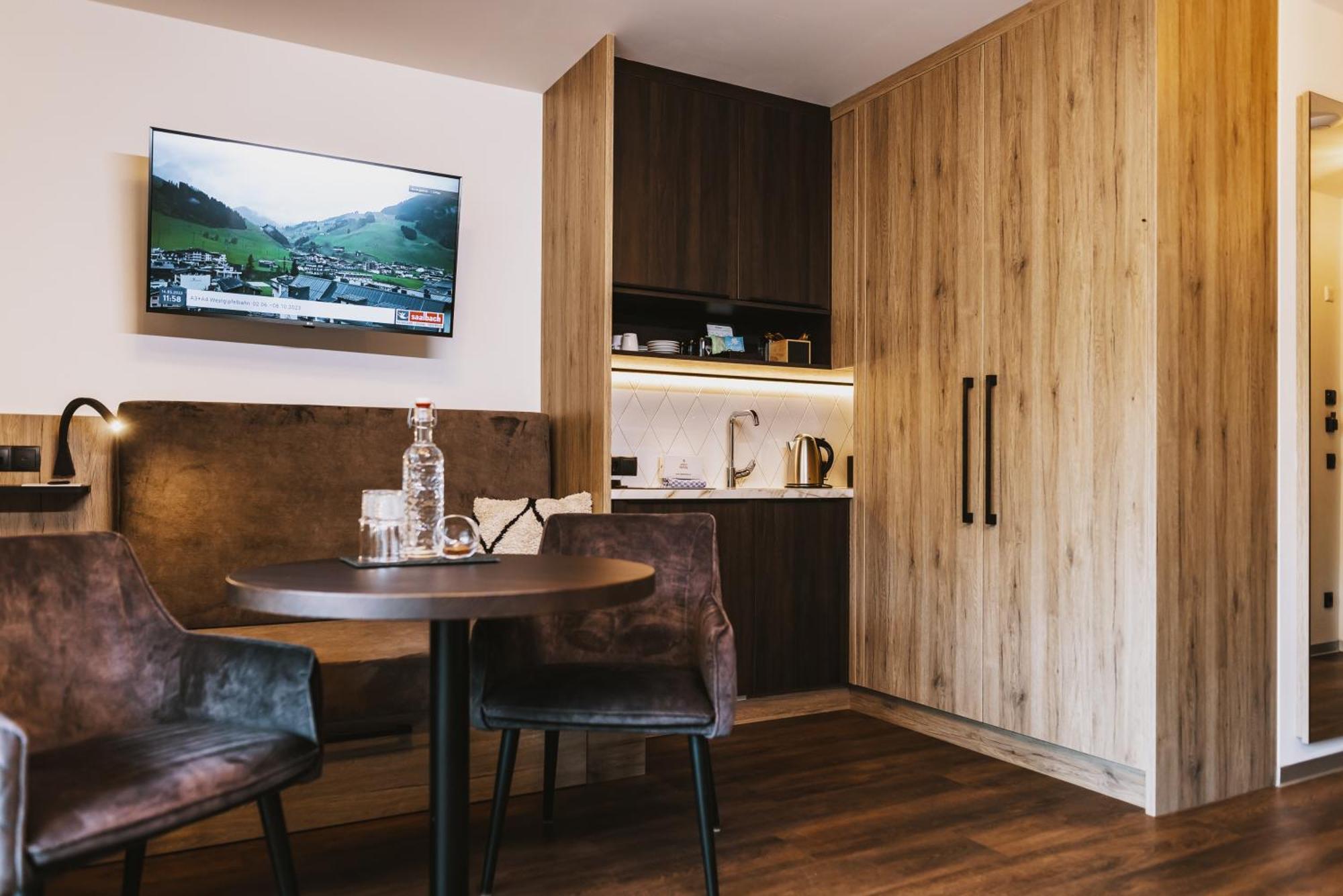 Glemm By Avenida Superior Hotel & Residences Saalbach-Hinterglemm Room photo