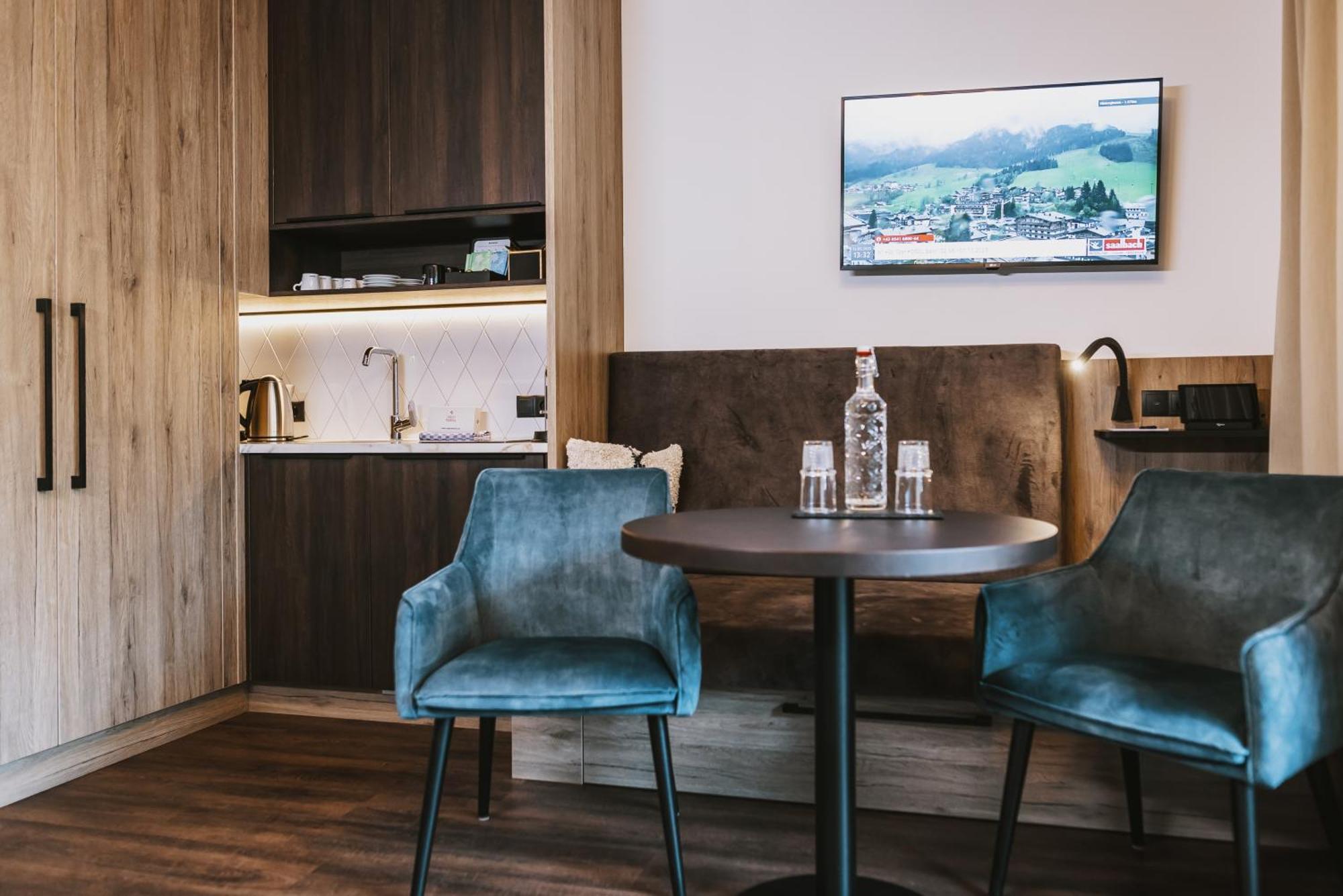Glemm By Avenida Superior Hotel & Residences Saalbach-Hinterglemm Room photo